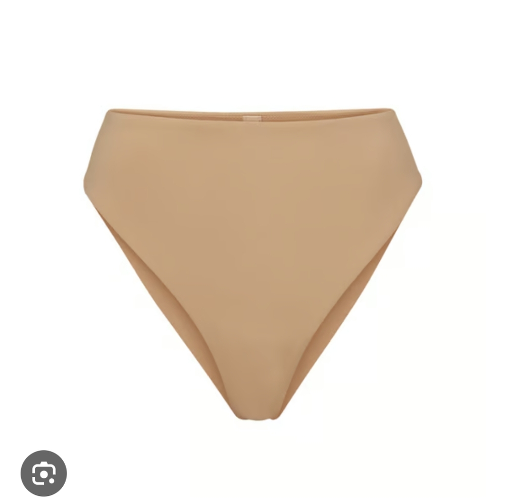 NWT Skims Mid Waist Bottoms